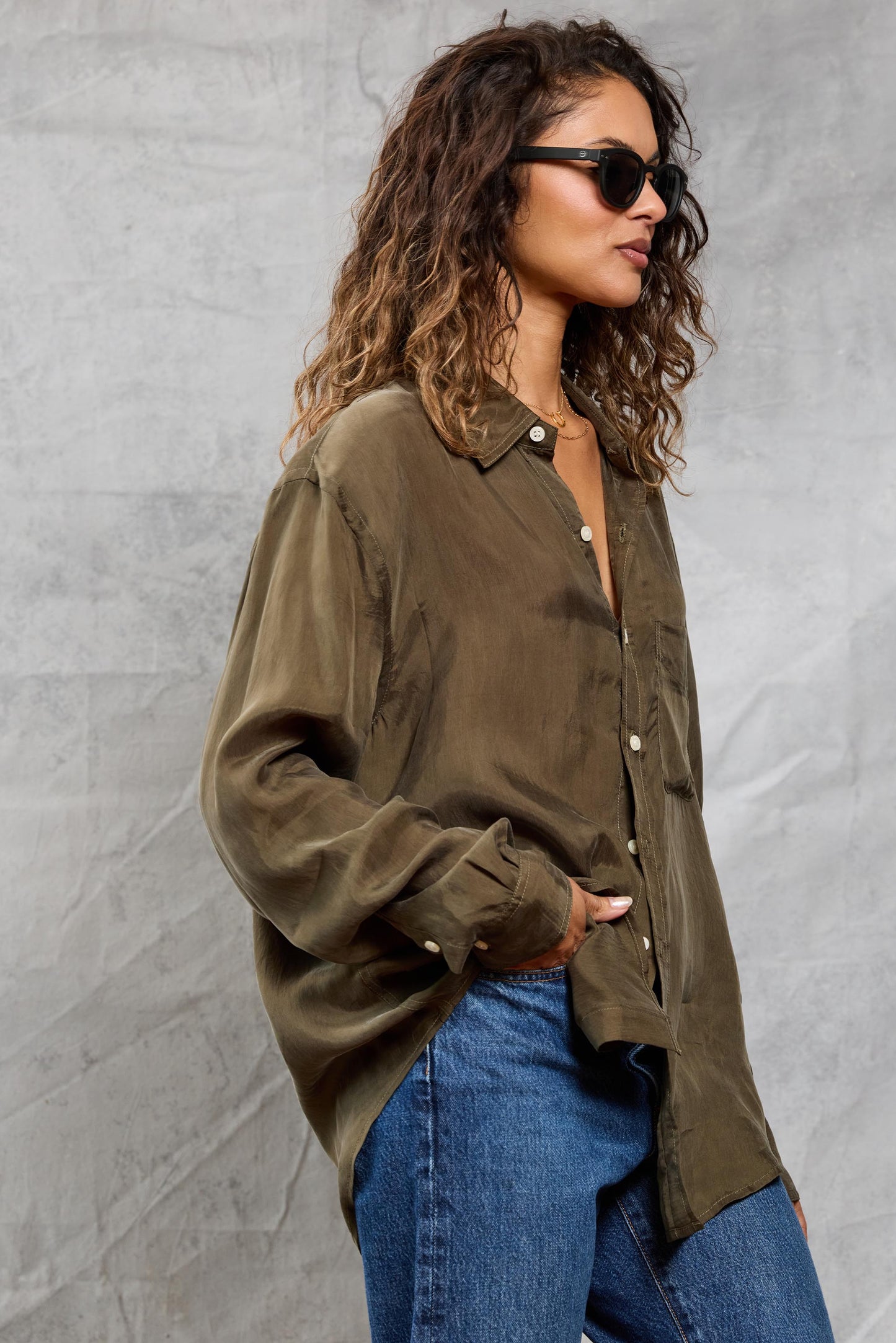 SAMPLE Slim Repeat Shirt in Chocolate