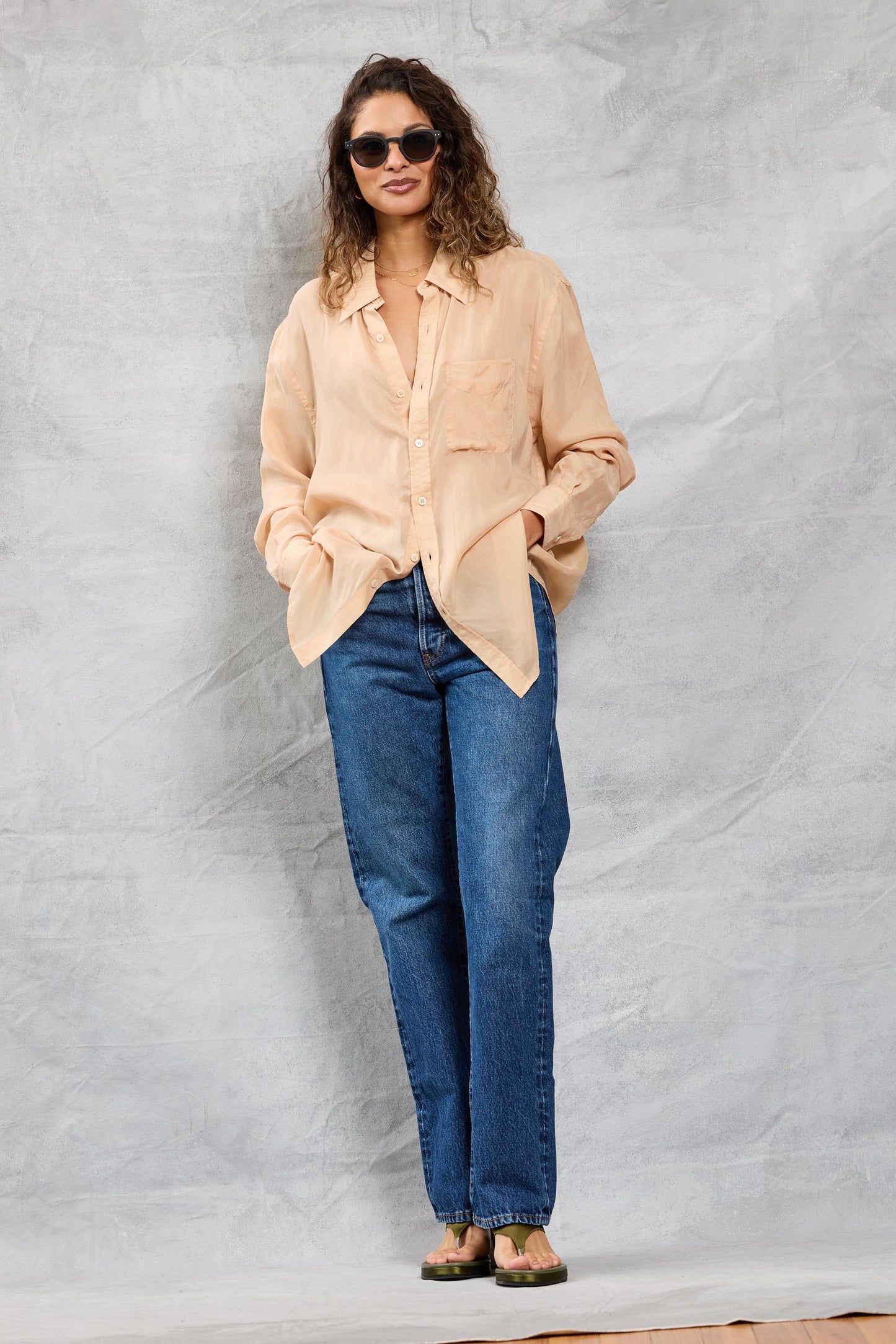 Slim Repeat Shirt in Nude