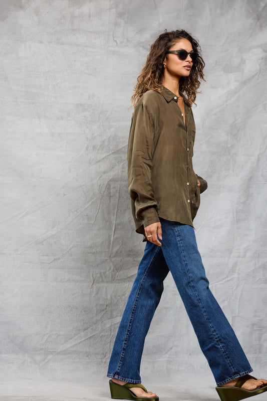 Slim Repeat Shirt in Olive