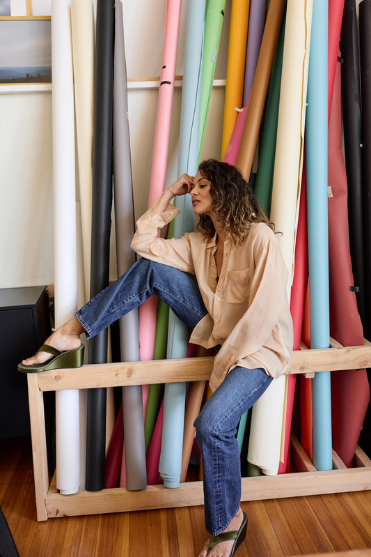 Slim Repeat Shirt in Nude