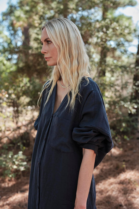Studio Shirt Dress in Linen - Navy