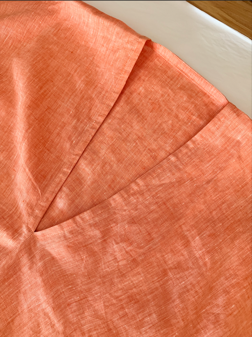 Throw-on Top in Linen - Peach