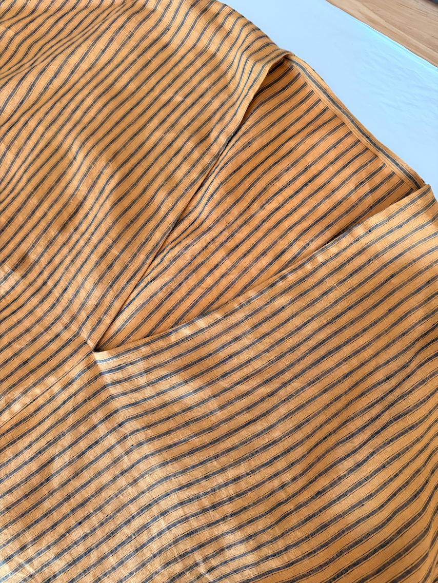 SAMPLE Throw-on Top in Linen - Stripe