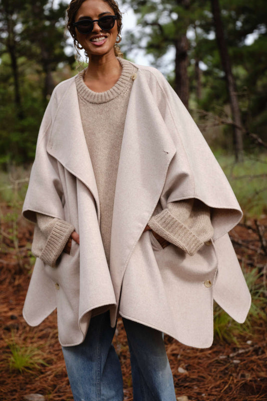 Throw on Cape in Wool - Natural