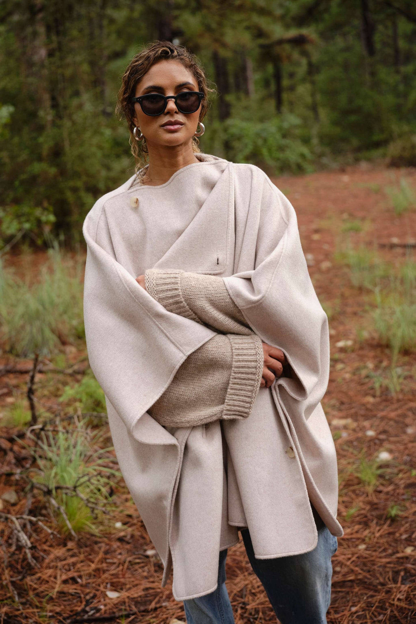 Throw on Cape in Wool - Natural